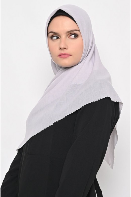 Hijab Segi 4 Voal Gucci Lasercut Grey